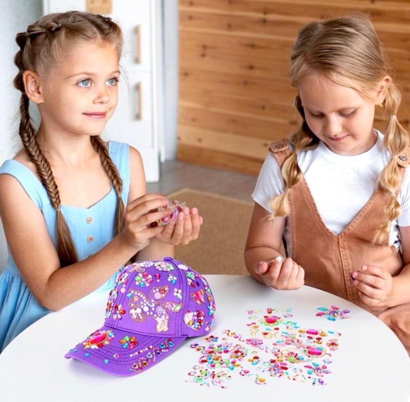 shmily-diy-baseball-cap-bastelset-fuer-maedchen-2-caps-mit-diamantstickern-5.jpg
